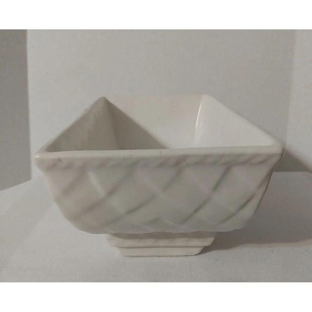 Vintage USA 404 Patterned White Pottery Planter 7